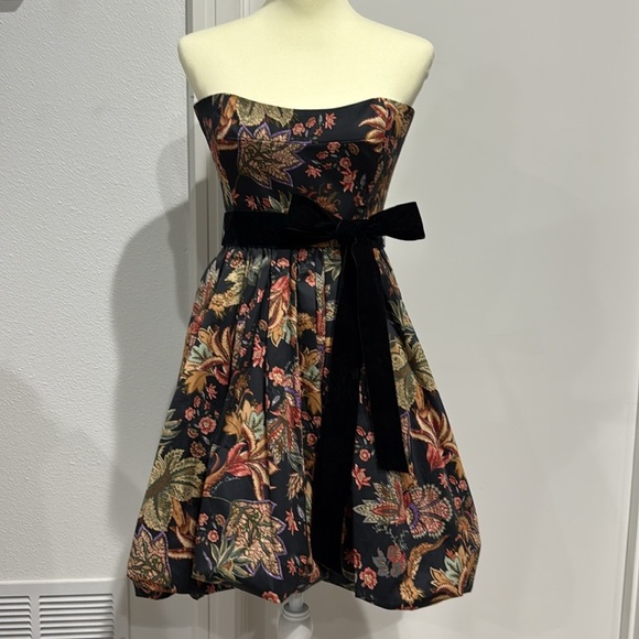 Cara Cara Strapless Bubble Veronica Mini Dress in Multi Jacobean Black - 4 - Picture 1 of 7